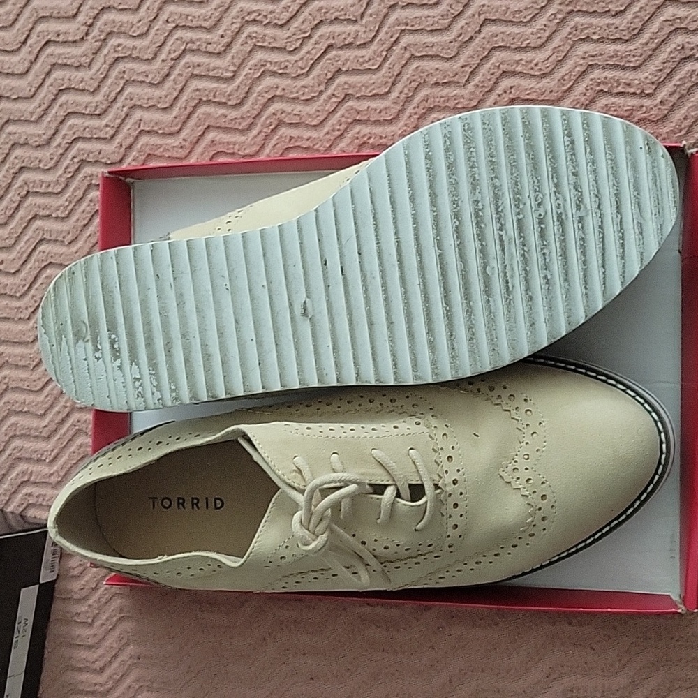 Torrid 12ww lace-up Oxford shoes - Picture 2 of 2